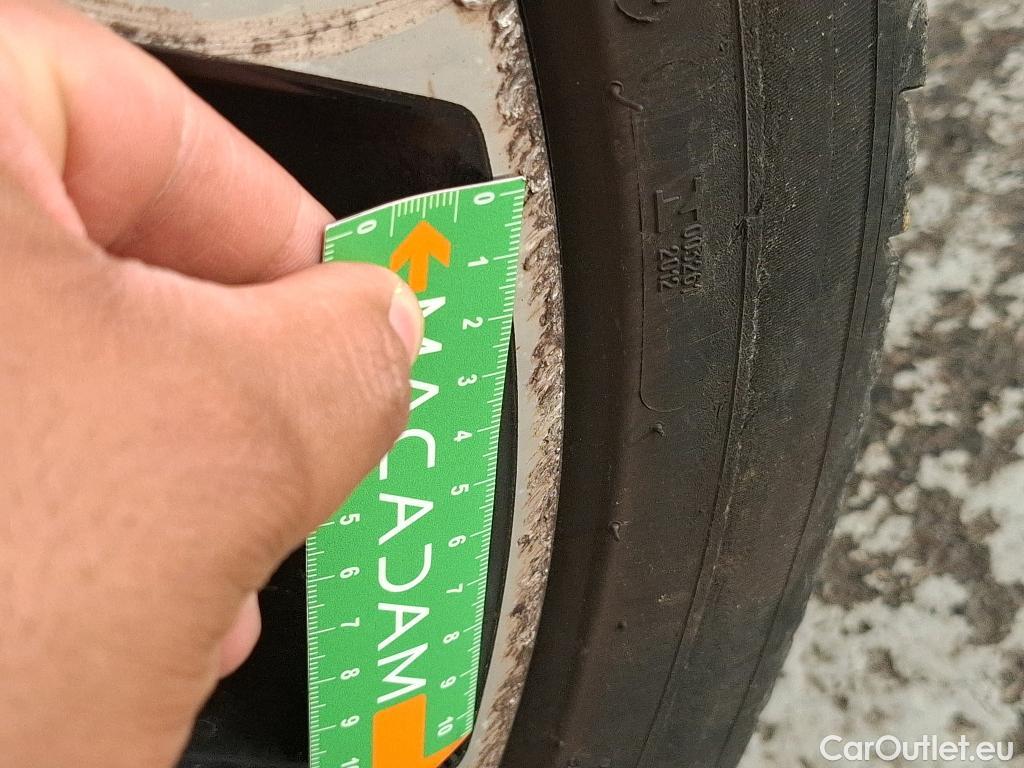  Nissan  Qashqai NISSAN  / 2017 / 5P / Crossover 1.3 DIG-T 140 Tekna #51