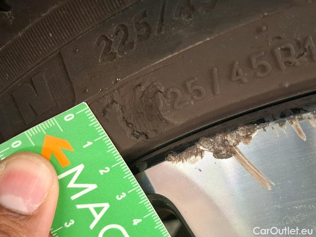  Nissan  Qashqai NISSAN  / 2017 / 5P / Crossover 1.3 DIG-T 140 Tekna #29