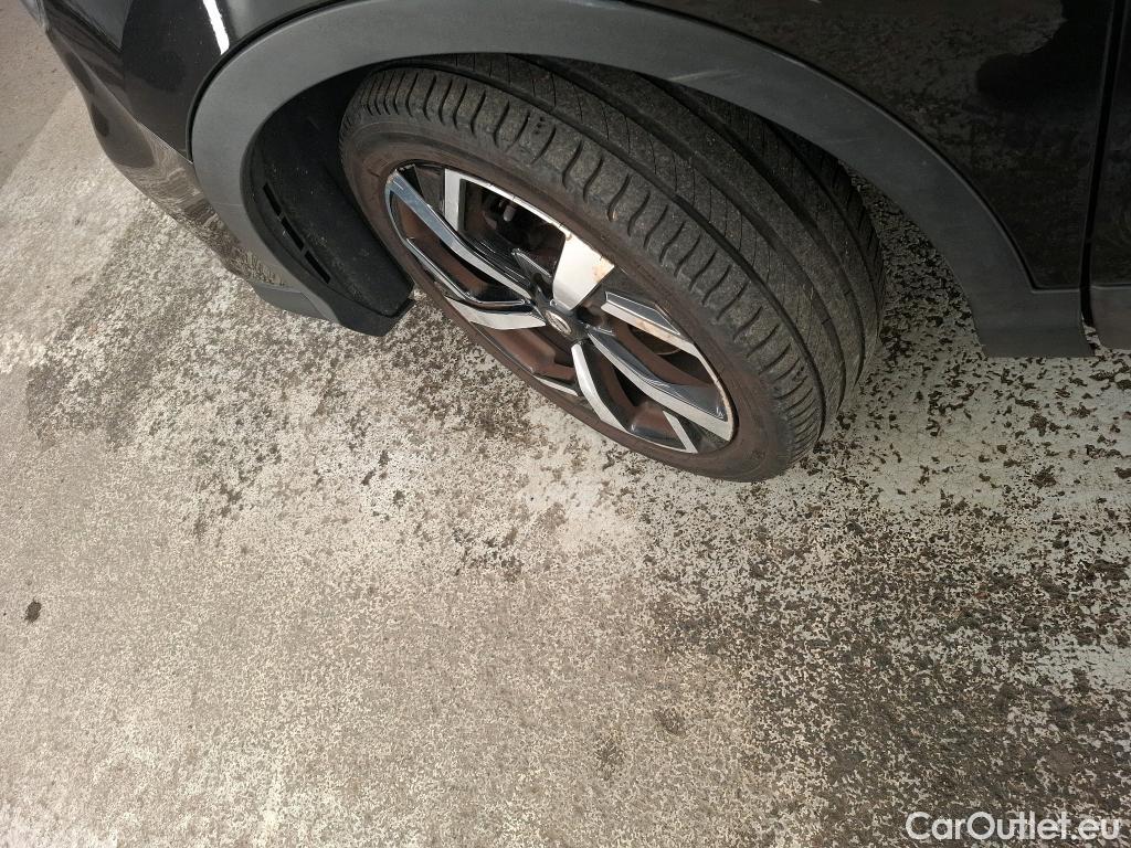  Nissan  Qashqai NISSAN  / 2017 / 5P / Crossover 1.3 DIG-T 140 Tekna #27