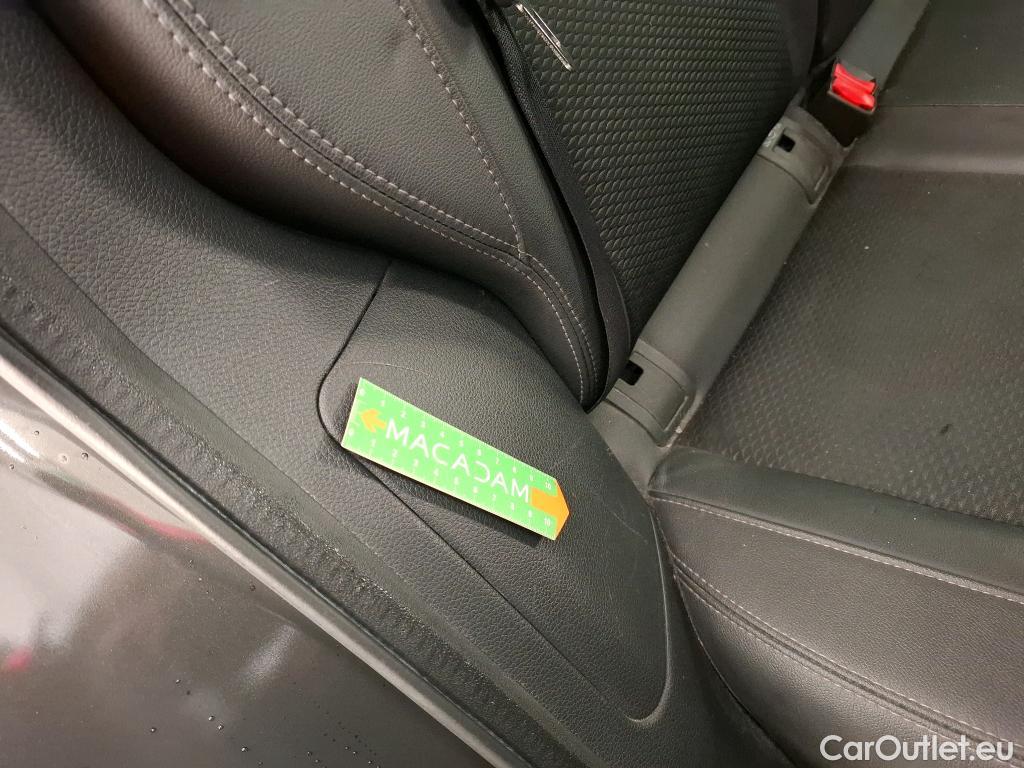  Nissan  Qashqai NISSAN  / 2017 / 5P / Crossover 1.3 DIG-T 140 Tekna #98