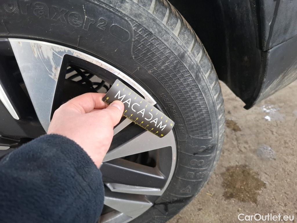  Peugeot  2008  Allure 1.2 PureTech 110CV BVA6 E6 #16