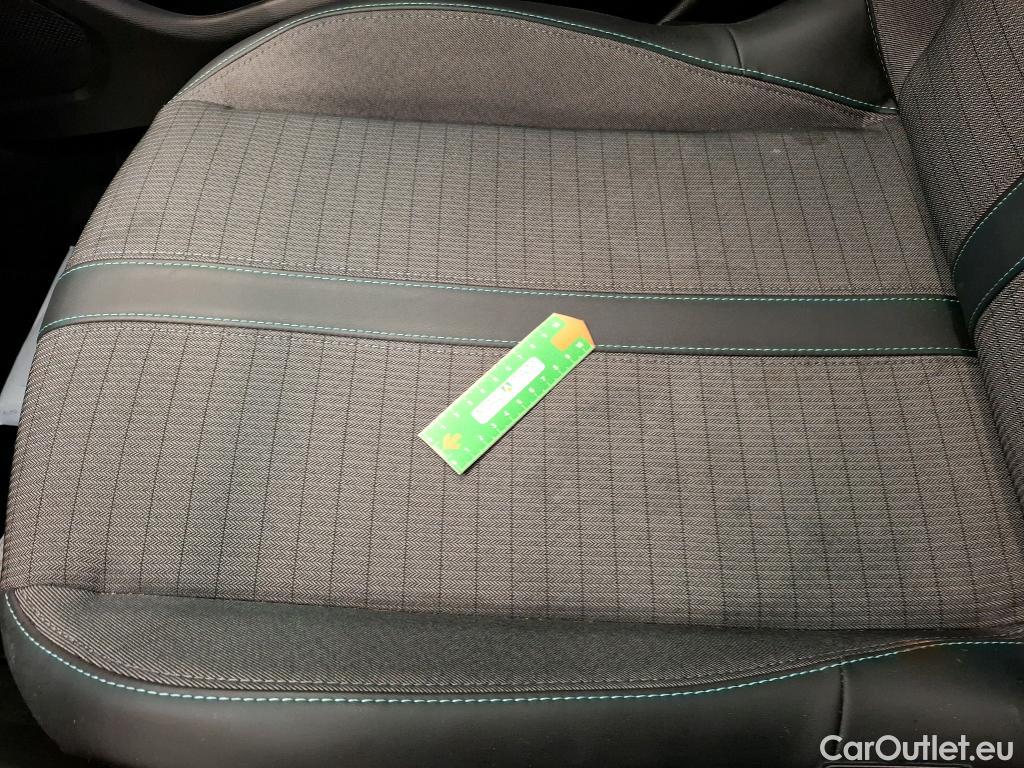  Peugeot  2008  Allure Business 1.2 PureTech 100CV BVM6 E6d #15