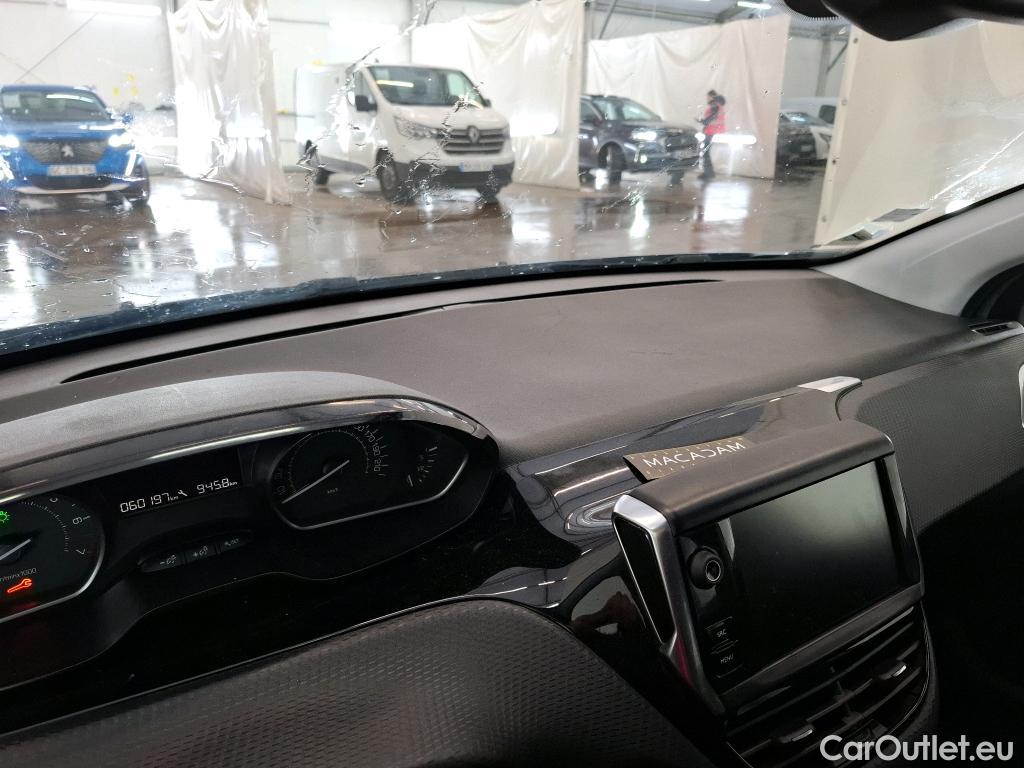  Peugeot  208  Signature 1.2 PureTech 80CV BVM5 E6dT #14