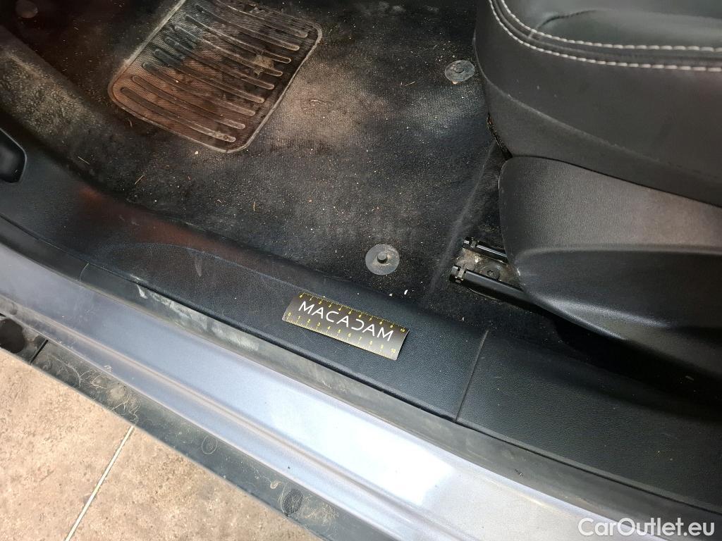  Peugeot  2008  Allure 1.2 PureTech 110CV BVA6 E6 #9