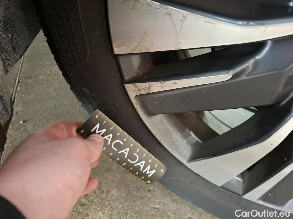  Peugeot  2008  Allure 1.2 PureTech 110CV BVA6 E6 #23