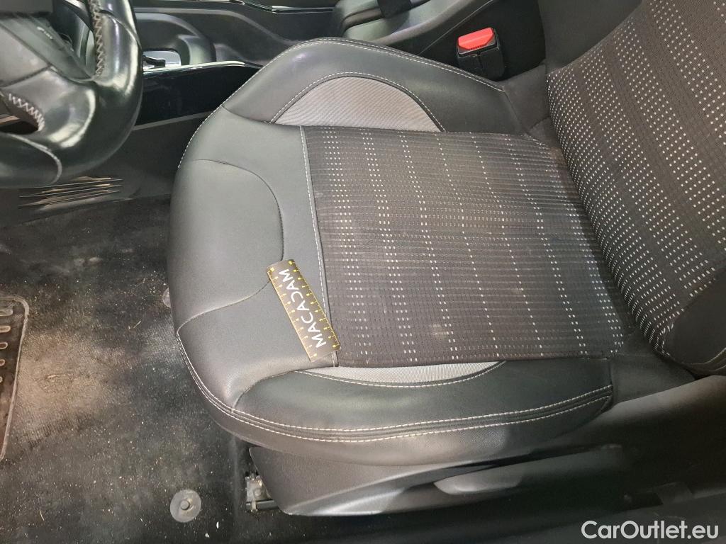  Peugeot  2008  Allure 1.2 PureTech 110CV BVA6 E6 #40