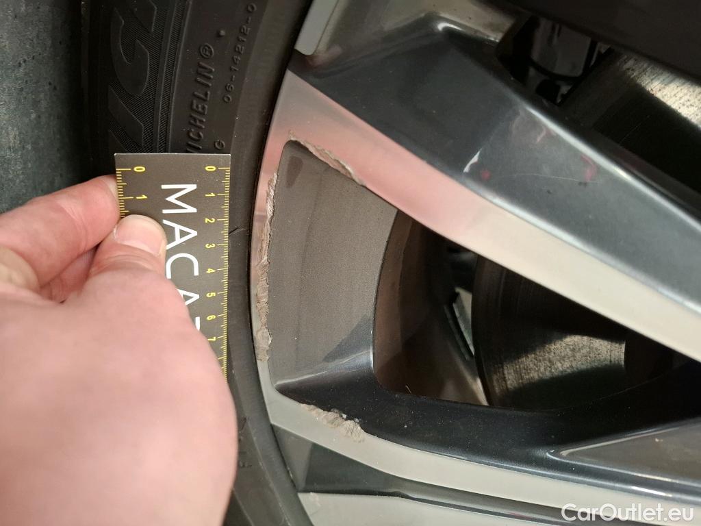  Peugeot  508 PEUGEOT  SW / 2018 / 5P / Break HYBRID 225 E-EAT8 Allure Pack #4