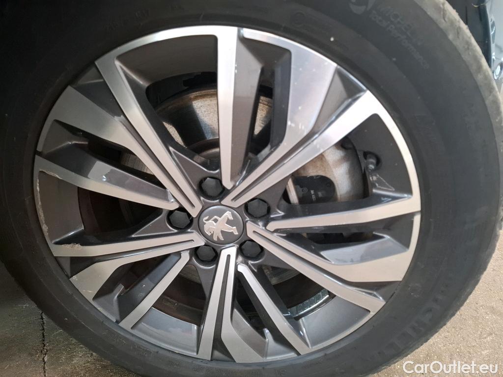  Peugeot  508 PEUGEOT  SW / 2018 / 5P / Break HYBRID 225 E-EAT8 Allure Pack #2