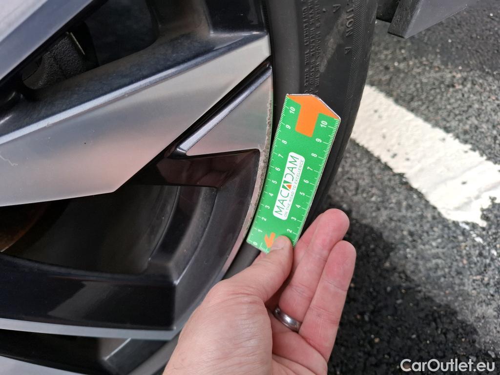  Peugeot  308  Allure 1.5 HDi 130CV BVA8 E6d #18