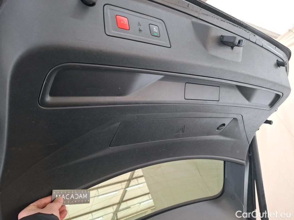  Peugeot  508 PEUGEOT  SW / 2018 / 5P / Break HYBRID 225 E-EAT8 Allure Pack #13