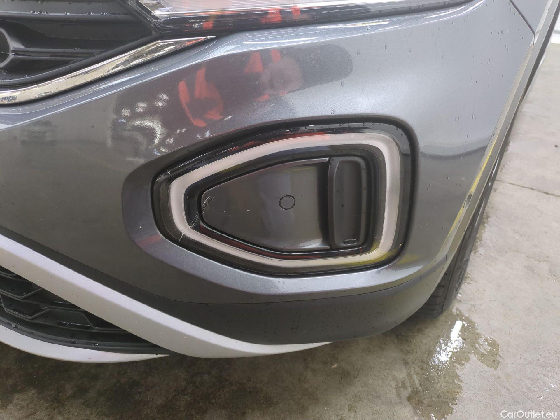  Volkswagen  T-ROC VOLKSWAGEN  / 2021 / 5P / SUV 2.0 TDI 150 LIFE PLUS DSG7 #5