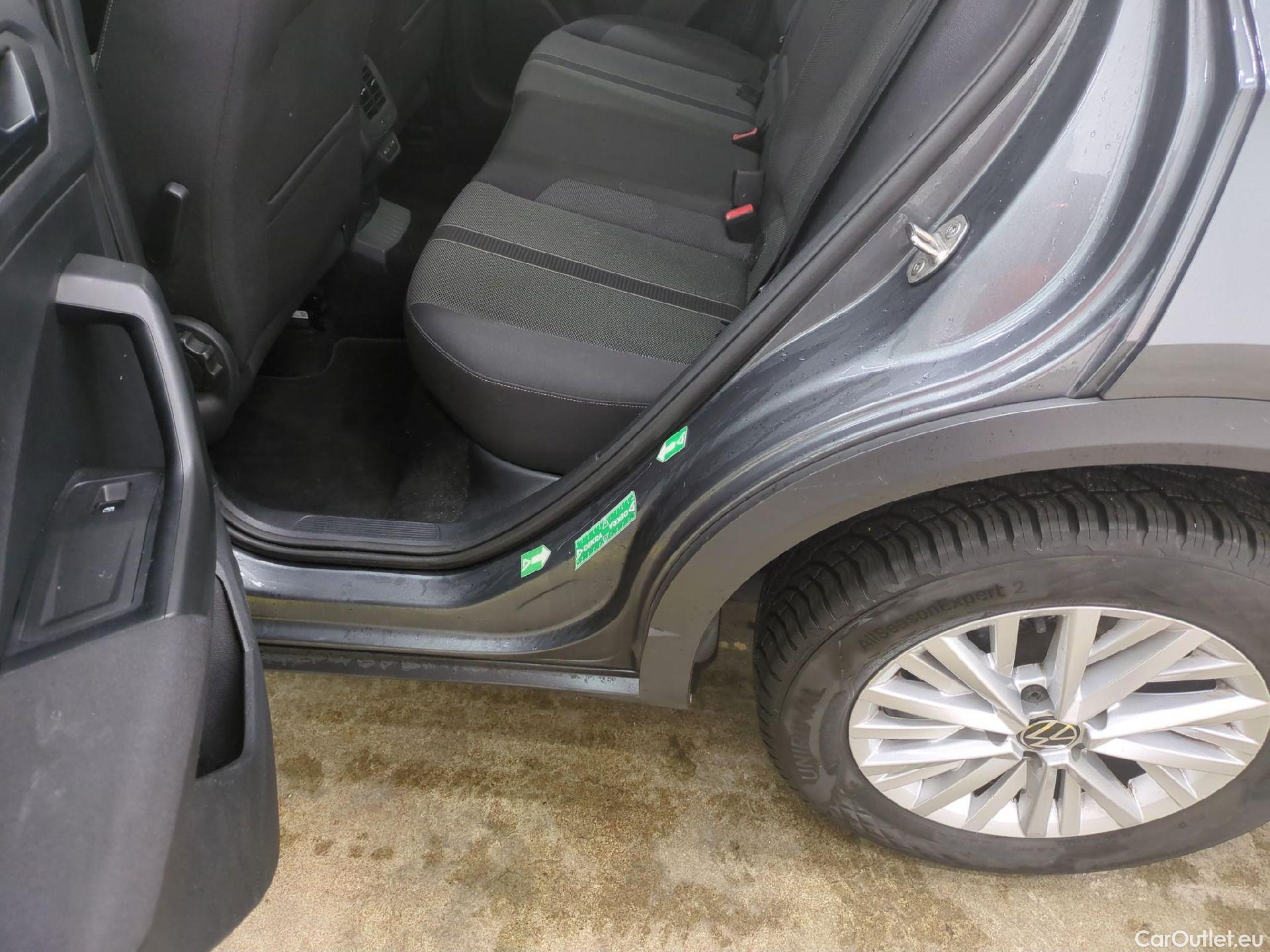  Volkswagen  T-ROC VOLKSWAGEN  / 2021 / 5P / SUV 2.0 TDI 150 LIFE PLUS DSG7 #8