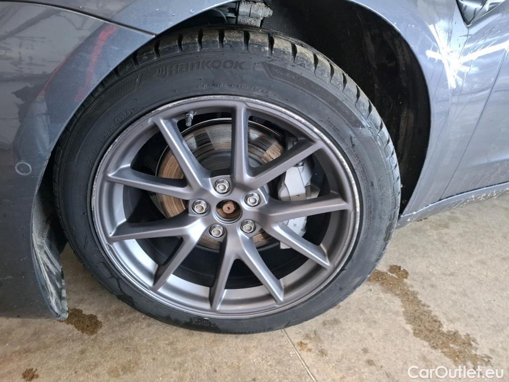  Tesla  Model 3 TESLA  / 2018 / 4P / Berline Grande Autonomie #17
