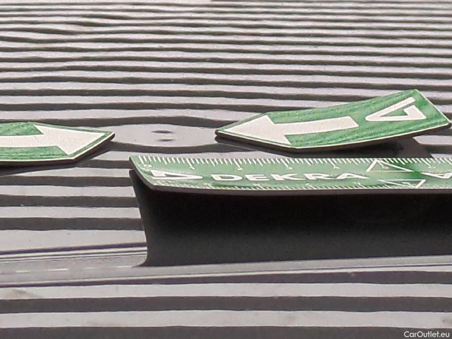  Nissan  Juke NISSAN  / 2019 / 5P / Crossover DIG-T 114 DCT Business+ #8