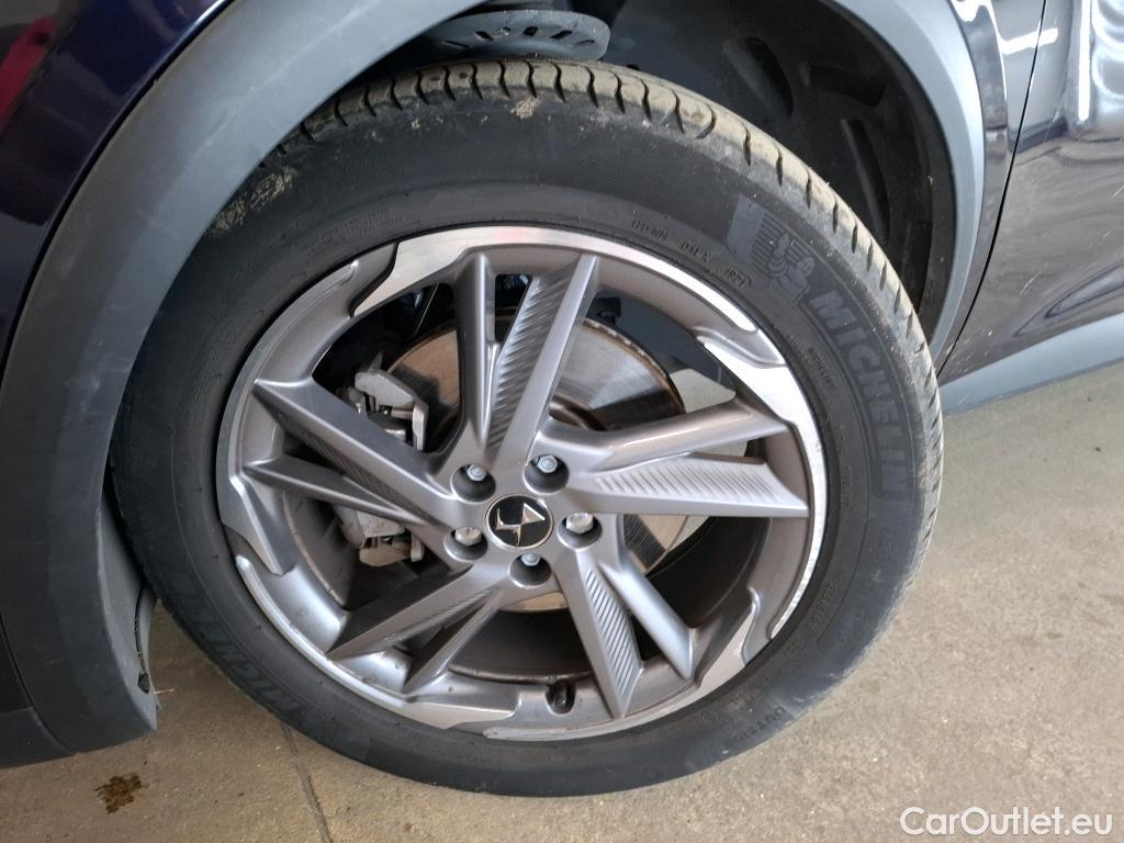  DS  DS7 DS DS 7 Crossback / 2017 / 5P / SUV E-TENSE 4x4 300 BASTILLE + #2