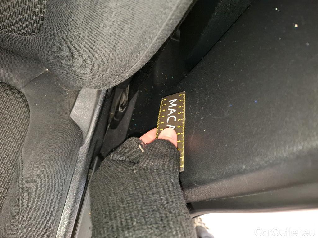  Bmw  Serie 1 Série 1 Berline 116 d Lounge 1.5 115CV BVM6 E6d #30