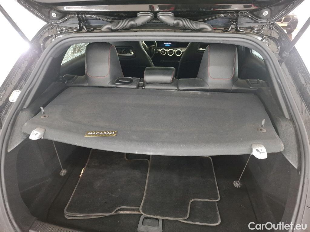  Mercedes  A-Klasse MERCEDES-BENZ Classe A Compact / 2018 / 5P / Berline A 180 d AMG Line 8G-DCT #1