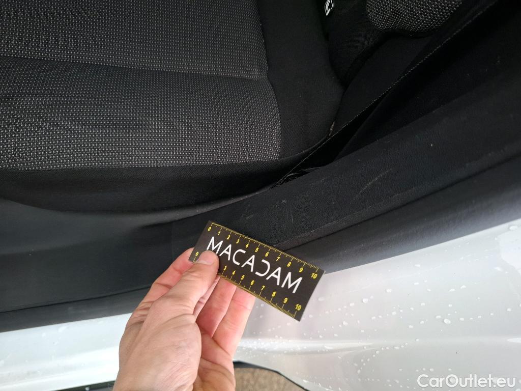  Citroen  C3  Feel Pack 1.2 PureTech 80CV BVM5 6E #10