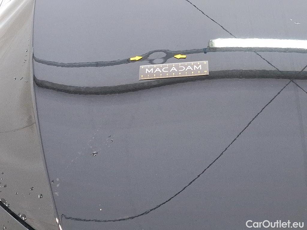  Mercedes  A-Klasse MERCEDES-BENZ Classe A Compact / 2018 / 5P / Berline A 180 d AMG Line 8G-DCT #8