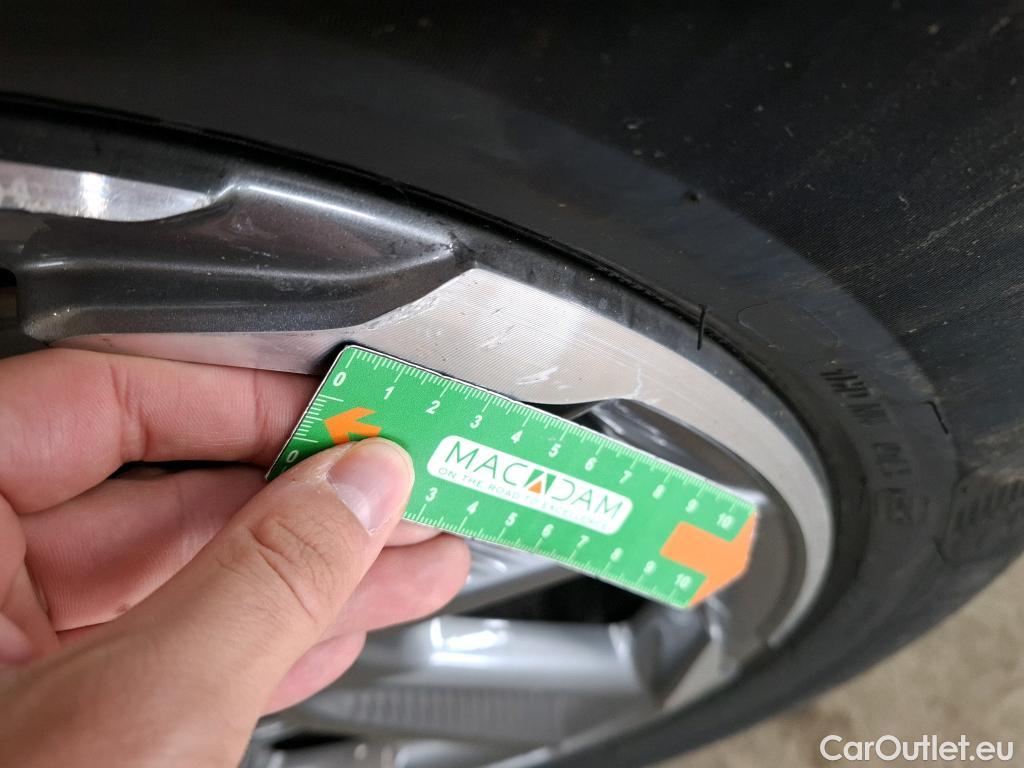  DS  DS7 DS DS 7 Crossback / 2017 / 5P / SUV E-TENSE 4x4 300 BASTILLE + #32