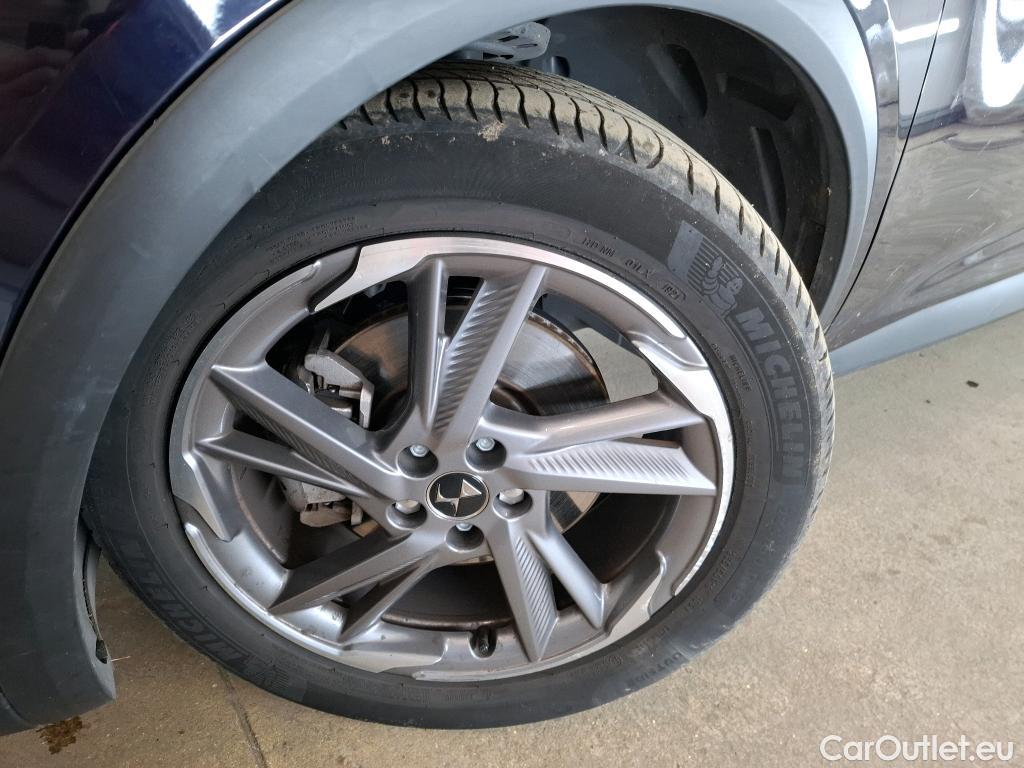  DS  DS7 DS DS 7 Crossback / 2017 / 5P / SUV E-TENSE 4x4 300 BASTILLE + #15