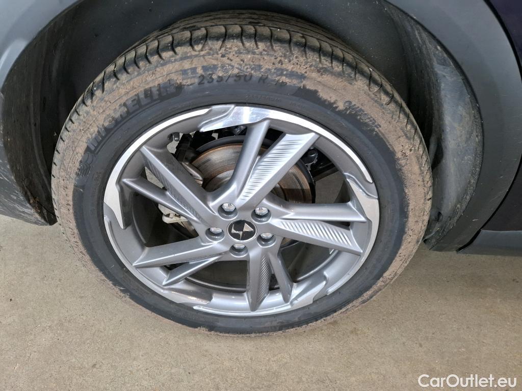  DS  DS7 DS DS 7 Crossback / 2017 / 5P / SUV E-TENSE 4x4 300 BASTILLE + #33