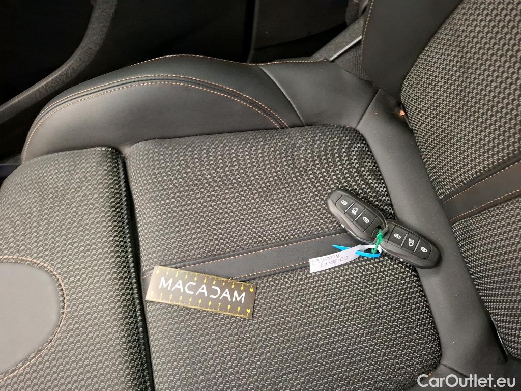  Peugeot  3008 PEUGEOT  / 2020 / 5P / SUV 1.6 HYBRID 225 E-EAT8 GT #6