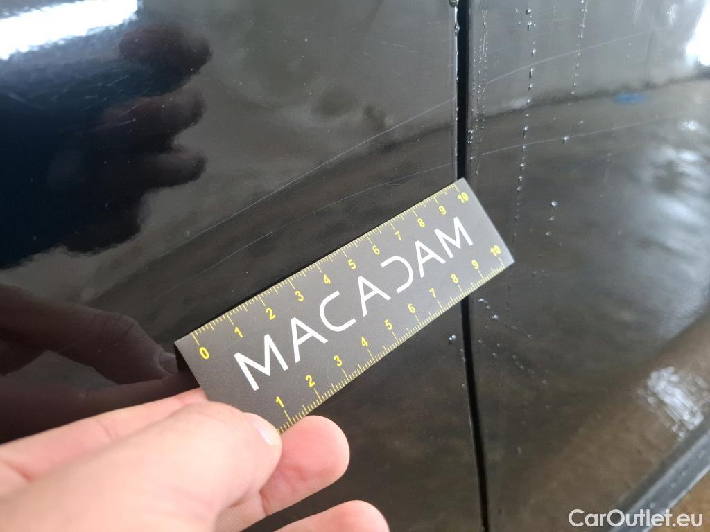  Mercedes  A-Klasse MERCEDES-BENZ Classe A Compact / 2018 / 5P / Berline A 180 d AMG Line 8G-DCT #45