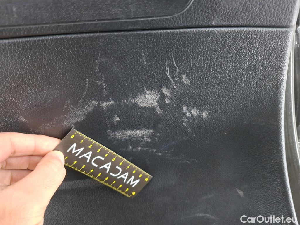  Mercedes  A-Klasse MERCEDES-BENZ Classe A Compact / 2018 / 5P / Berline A 180 d AMG Line 8G-DCT #66