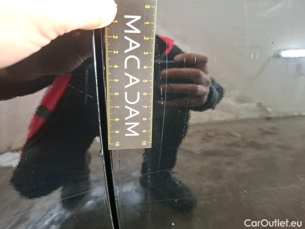  Mercedes  A-Klasse MERCEDES-BENZ Classe A Compact / 2018 / 5P / Berline A 180 d AMG Line 8G-DCT #78