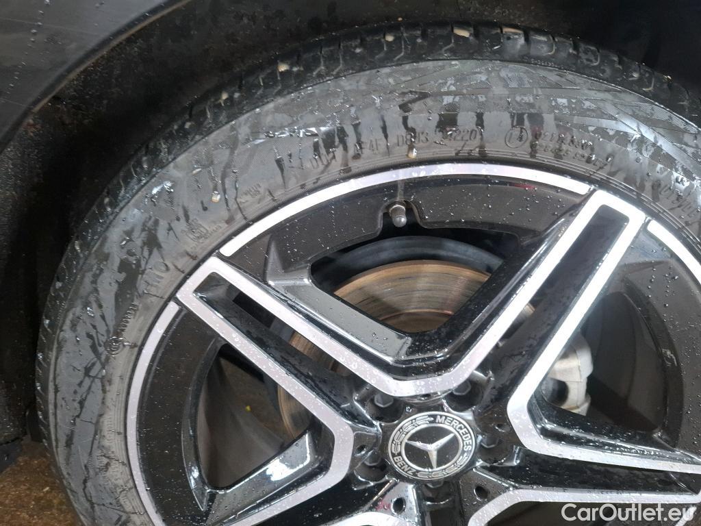  Mercedes  A-Klasse MERCEDES-BENZ Classe A Compact / 2018 / 5P / Berline A 180 d AMG Line 8G-DCT #60