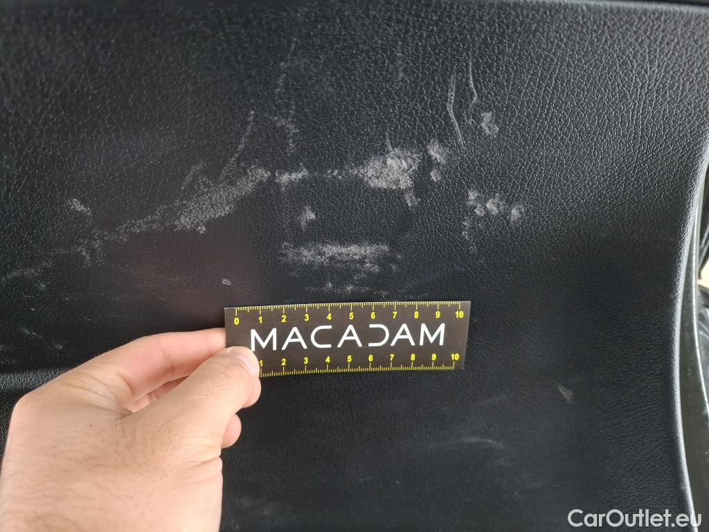  Mercedes  A-Klasse MERCEDES-BENZ Classe A Compact / 2018 / 5P / Berline A 180 d AMG Line 8G-DCT #65