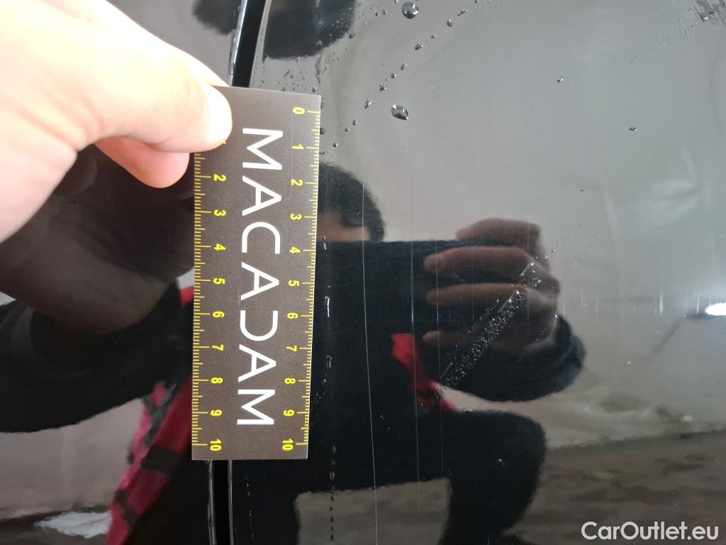  Mercedes  A-Klasse MERCEDES-BENZ Classe A Compact / 2018 / 5P / Berline A 180 d AMG Line 8G-DCT #76