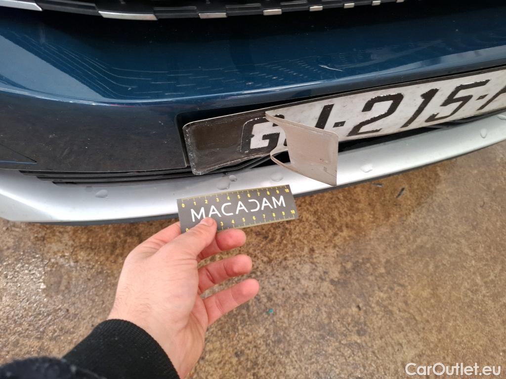  Peugeot  3008 PEUGEOT  / 2020 / 5P / SUV 1.6 HYBRID 225 E-EAT8 GT #10