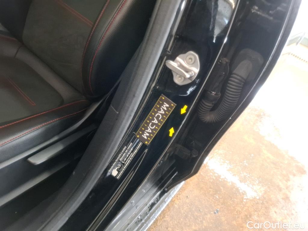  Mercedes  A-Klasse MERCEDES-BENZ Classe A Compact / 2018 / 5P / Berline A 180 d AMG Line 8G-DCT #47