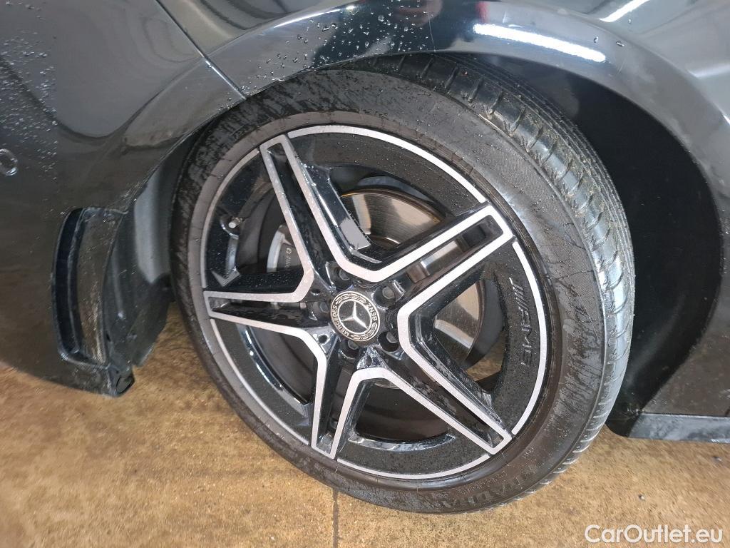  Mercedes  A-Klasse MERCEDES-BENZ Classe A Compact / 2018 / 5P / Berline A 180 d AMG Line 8G-DCT #83