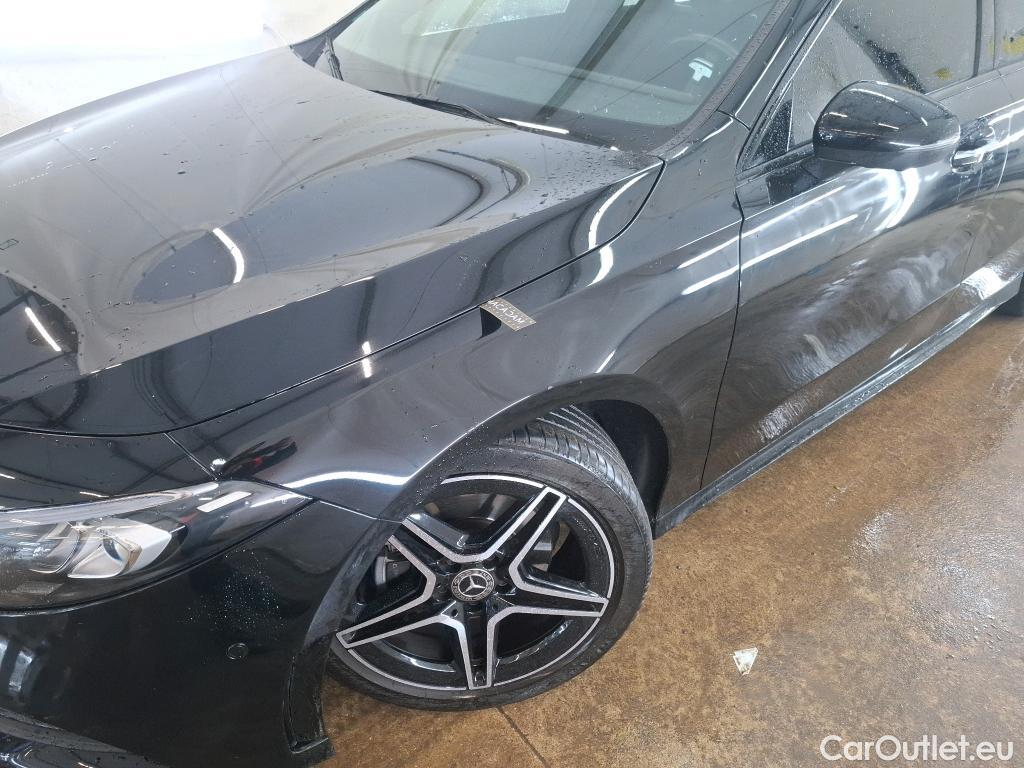  Mercedes  A-Klasse MERCEDES-BENZ Classe A Compact / 2018 / 5P / Berline A 180 d AMG Line 8G-DCT #42