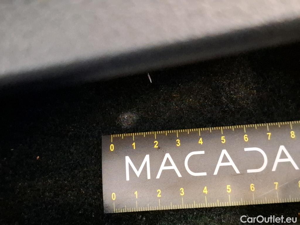  Mercedes  A-Klasse MERCEDES-BENZ Classe A Compact / 2018 / 5P / Berline A 180 d AMG Line 8G-DCT #52