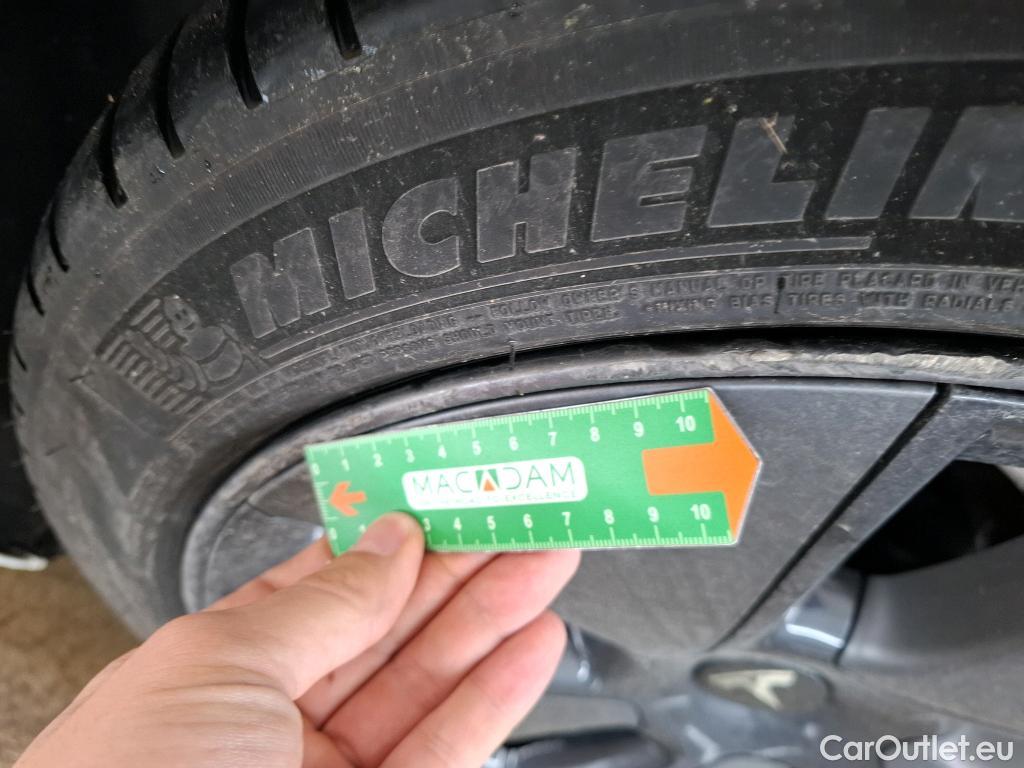  Tesla  Model 3 TESLA  / 2018 / 4P / Berline Grande Autonomie #18