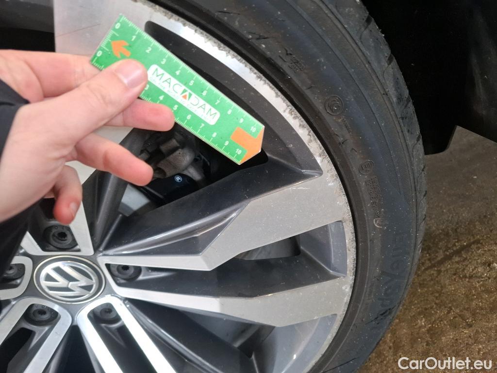  Volkswagen  Tiguan VOLKSWAGEN  Allspace / 2017 / 5P / SUV 2.0 TDI 150 DSG7 Carat Exclusive #29