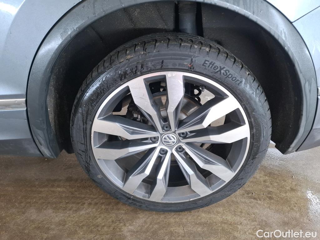  Volkswagen  Tiguan VOLKSWAGEN  Allspace / 2017 / 5P / SUV 2.0 TDI 150 DSG7 Carat Exclusive #48