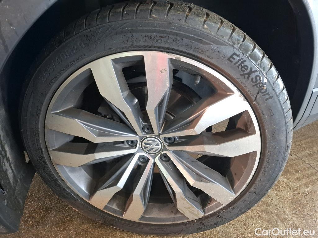  Volkswagen  Tiguan VOLKSWAGEN  Allspace / 2017 / 5P / SUV 2.0 TDI 150 DSG7 Carat Exclusive #3