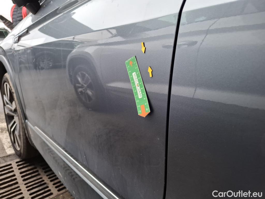  Volkswagen  Tiguan VOLKSWAGEN  Allspace / 2017 / 5P / SUV 2.0 TDI 150 DSG7 Carat Exclusive #43