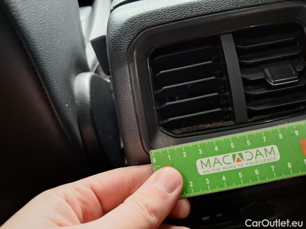  Volkswagen  Tiguan VOLKSWAGEN  Allspace / 2017 / 5P / SUV 2.0 TDI 150 DSG7 Carat Exclusive #19