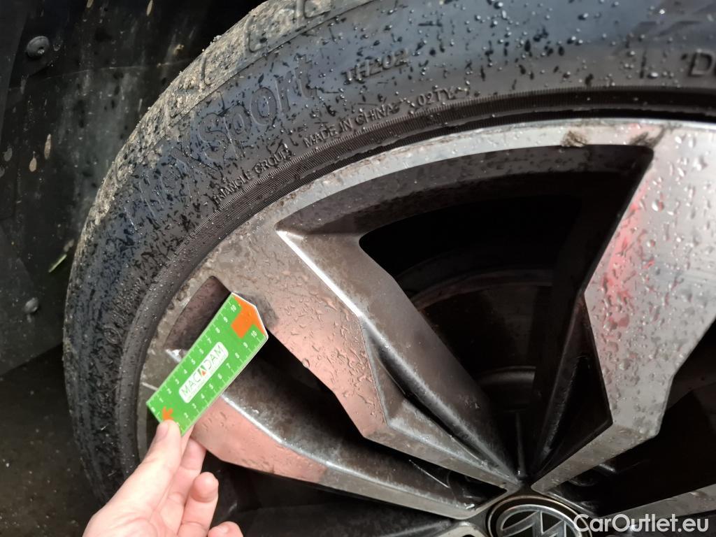  Volkswagen  Tiguan VOLKSWAGEN  Allspace / 2017 / 5P / SUV 2.0 TDI 150 DSG7 Carat Exclusive #26