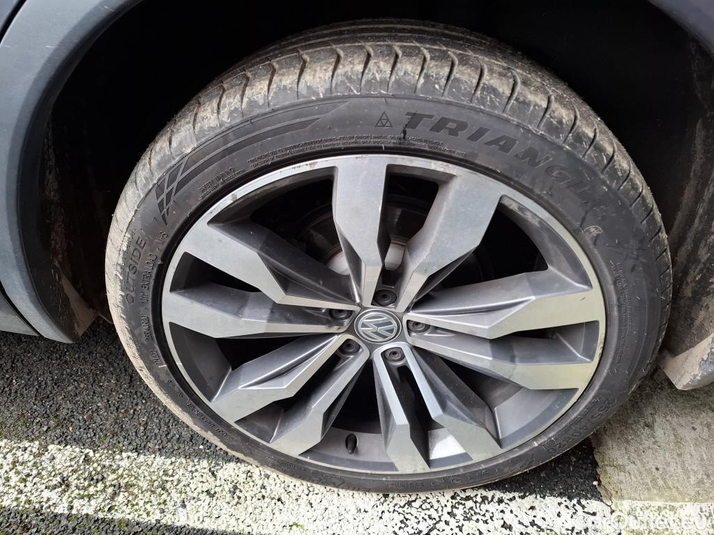  Volkswagen  Tiguan VOLKSWAGEN  Allspace / 2017 / 5P / SUV 2.0 TDI 150 DSG7 Carat Exclusive #52