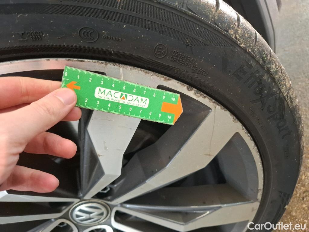  Volkswagen  Tiguan VOLKSWAGEN  Allspace / 2017 / 5P / SUV 2.0 TDI 150 DSG7 Carat Exclusive #23