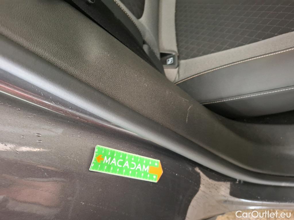  Opel   Grandland X Grandland X Elegance Business 1.5 130CV BVA8 E6d #19