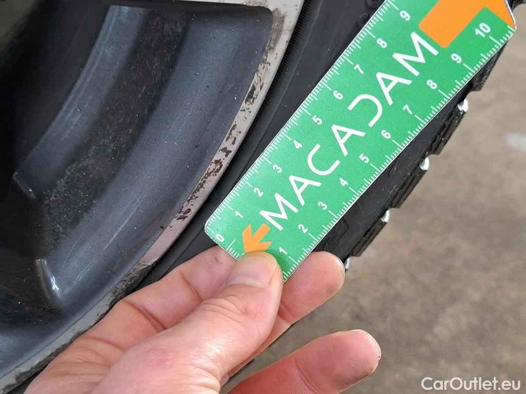  Peugeot  3008 PEUGEOT  / 2020 / 5P / SUV 1.6 HYBRID 225 E-EAT8 Allure Pack #21