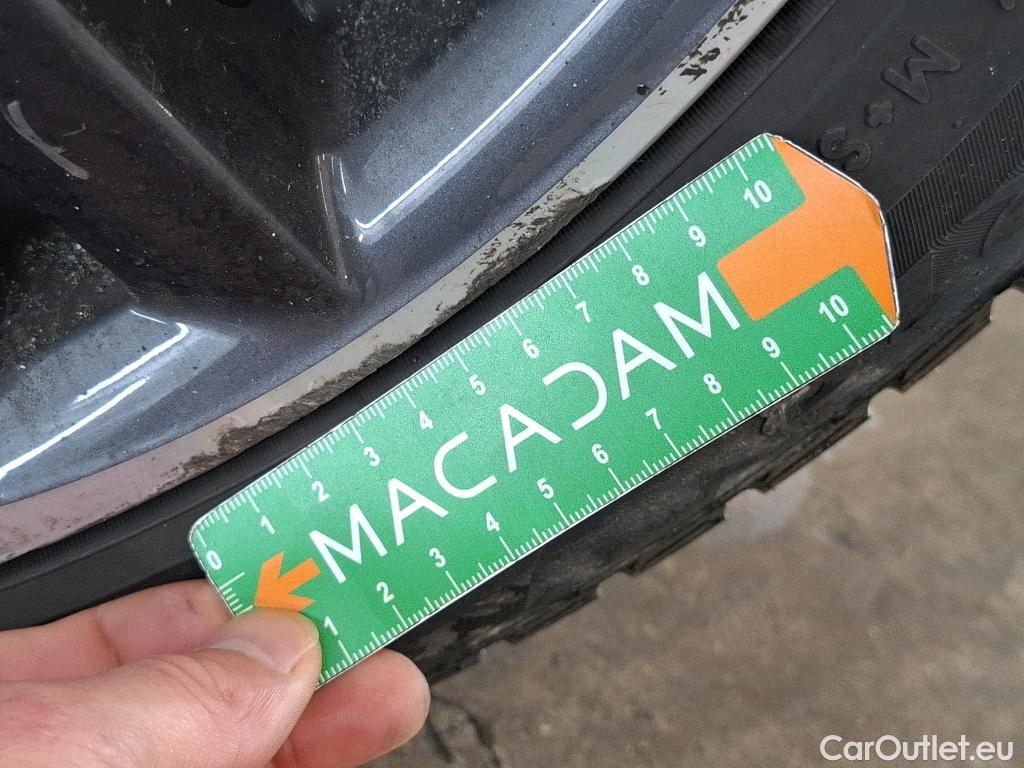  Peugeot  3008 PEUGEOT  / 2020 / 5P / SUV 1.6 HYBRID 225 E-EAT8 Allure Pack #20